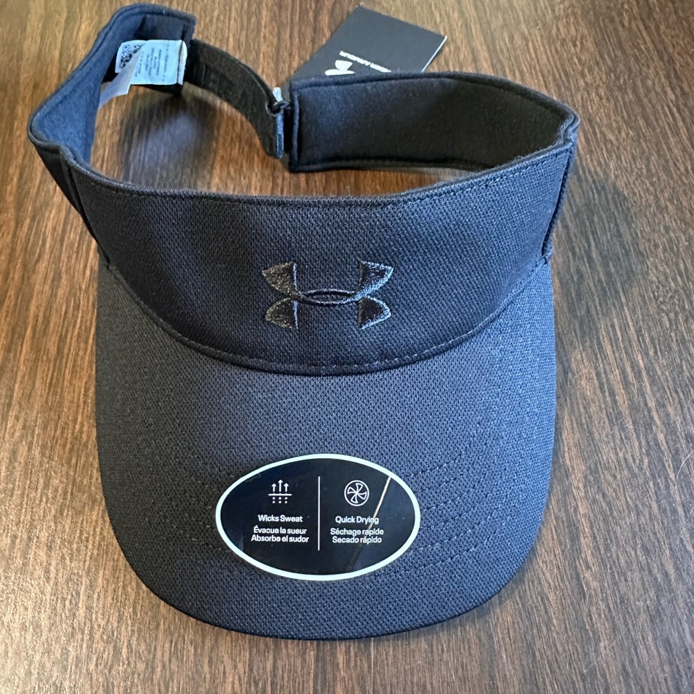 NWT Women’s Under Armour Black Visor. Adjustable Closure.